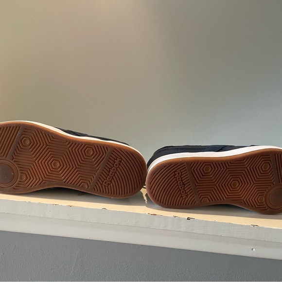 Navy Blue Reebok Classics - Picture 6 of 6